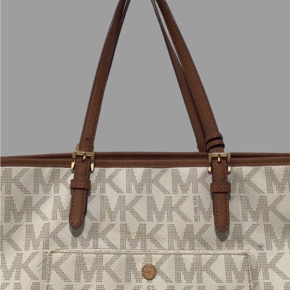 MICHAEL KORS Jet Set Signature Logo Medium Tote, Dangler, Vanilla - Picture 4 of 10